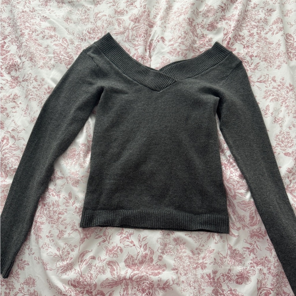 Brandy Melville Gray Sweater
